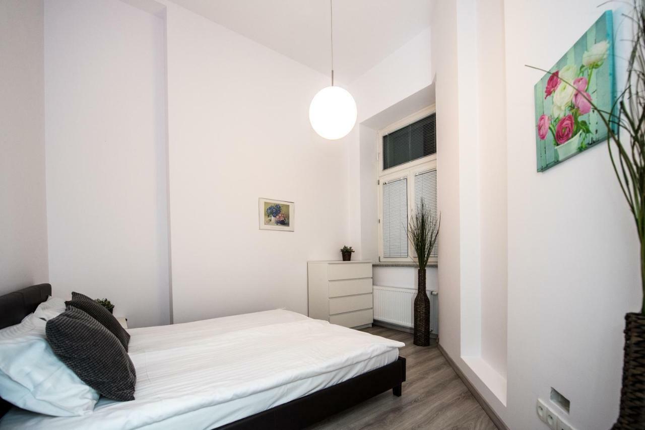 קרקוב Light Rooms Apartment מראה חיצוני תמונה